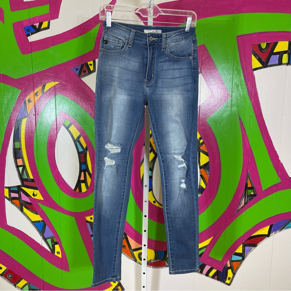 KanCan, Skinny Distressed Jeans. Size 26. In excellent condition!